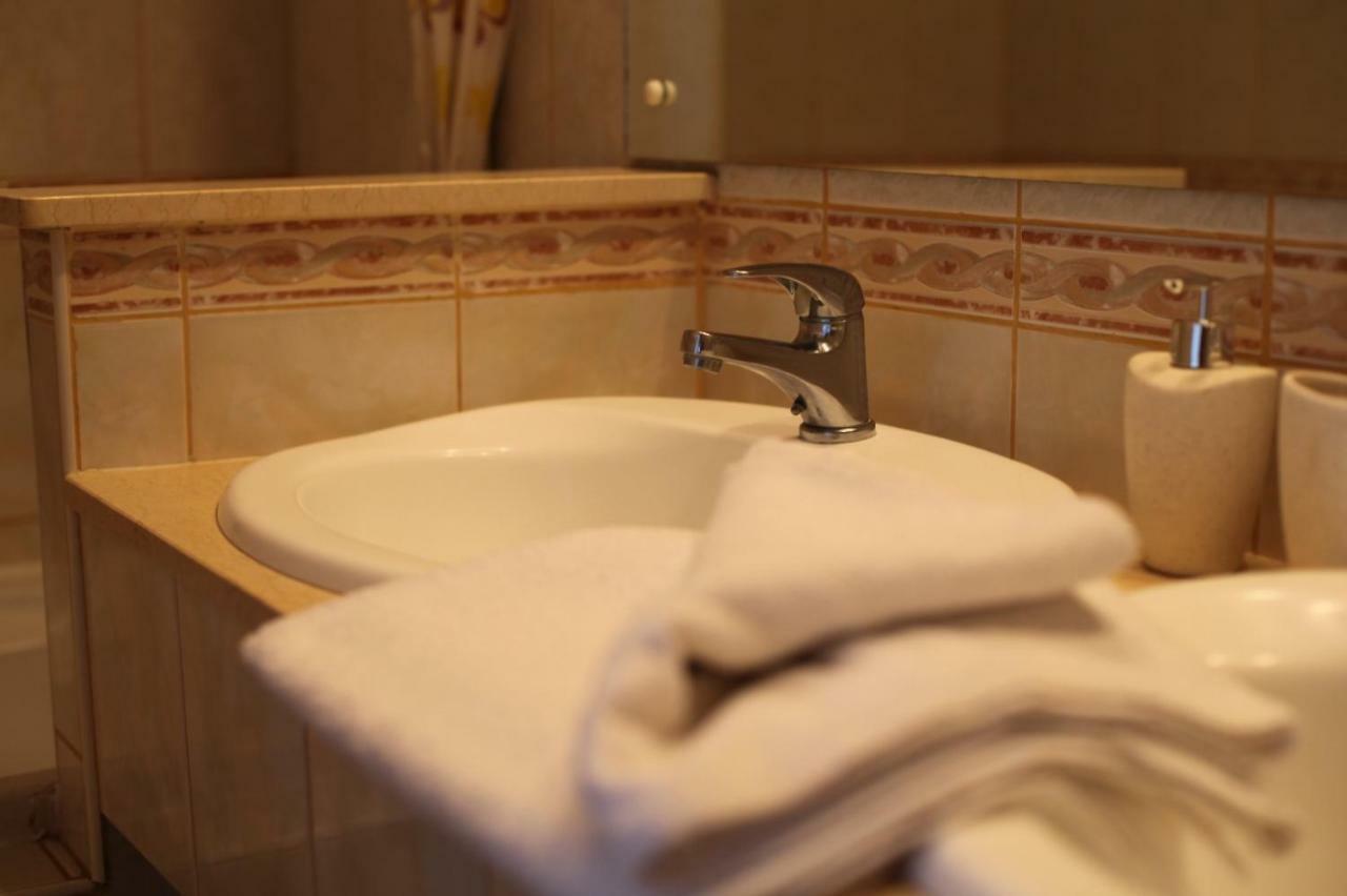 Jacob'S Hotell Constanţa Exteriör bild