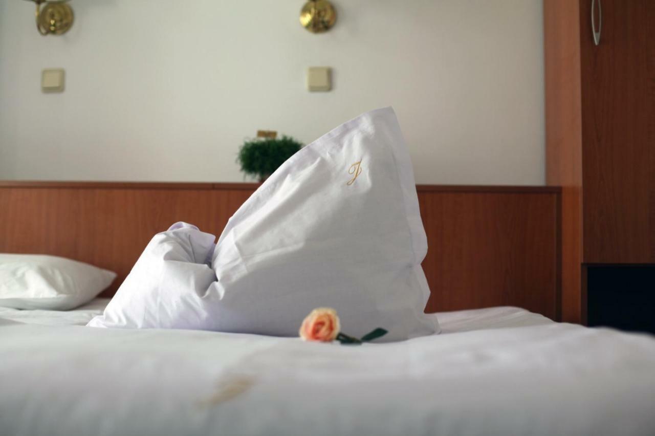 Jacob'S Hotell Constanţa Exteriör bild